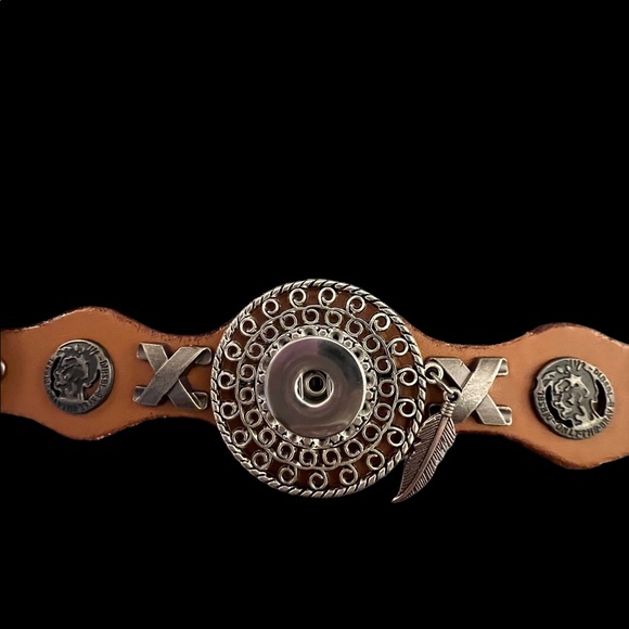 LEATHER SNAP BUTTON ADJUSTABLE BRACELET With free snap button - Picture 2 of 6